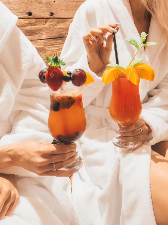 Hotel Fenyo ميركورا تشيوك المظهر الخارجي الصورة
