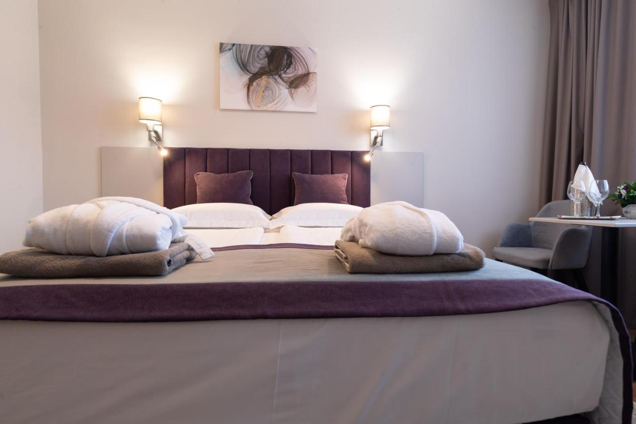 Hotel Fenyo ميركورا تشيوك المظهر الخارجي الصورة